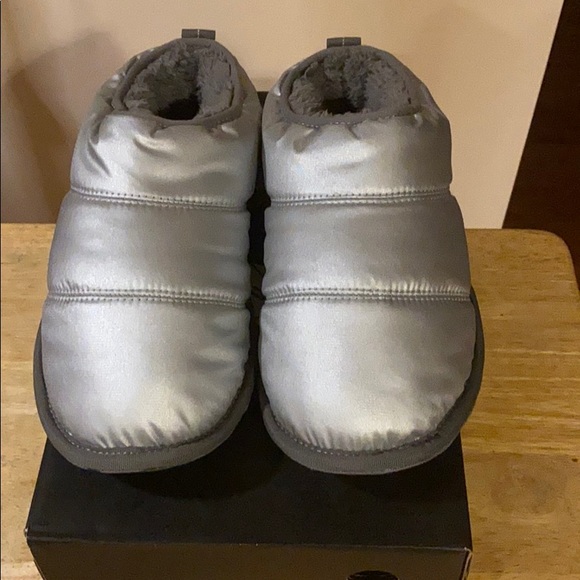 Sorel Shoes Sorel House Slippers Poshmark